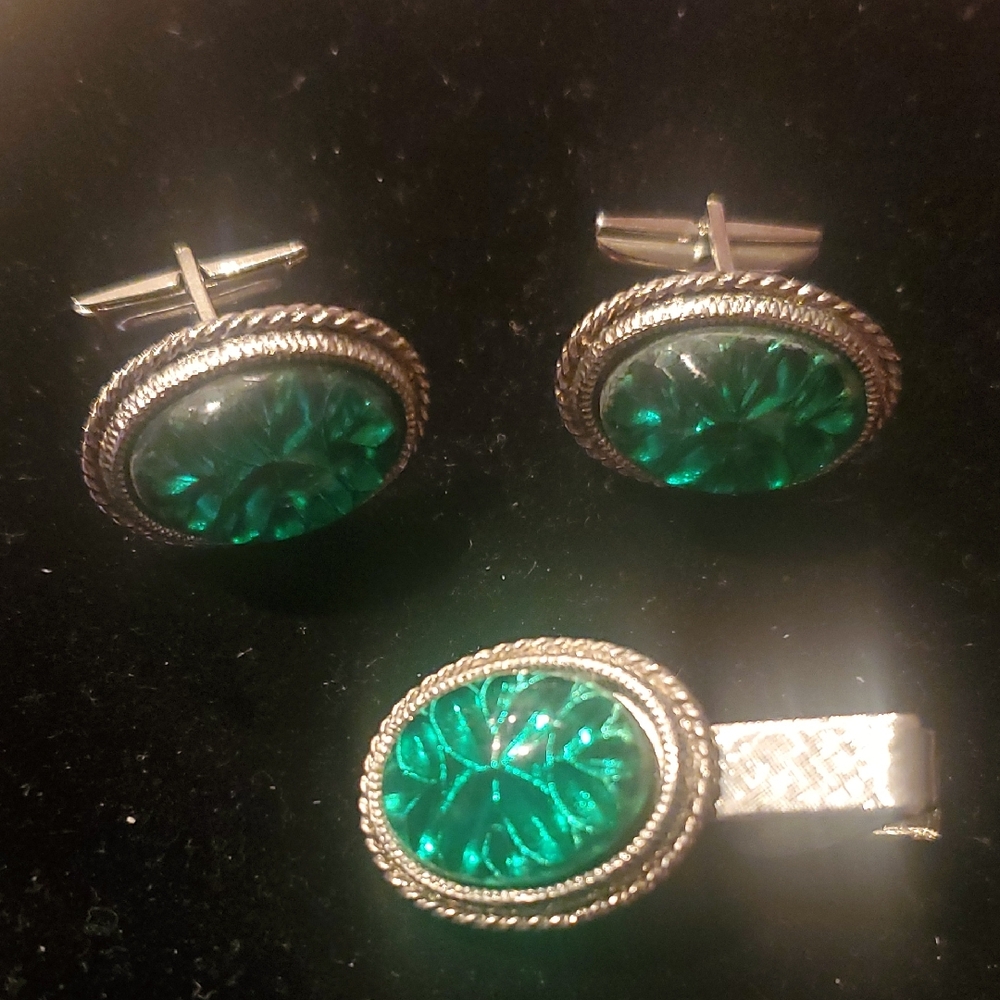 Vintage Green Glass Cufflinks and Tie Clip Set